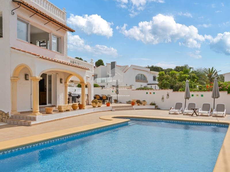 4 soveværelse Villa til salg i Moraira med swimmingpool - € 645.000 (Ref: 9060163)