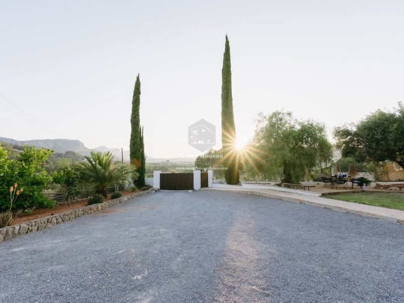 5 sovrum Villa till salu i Calpe / Calp - 850 000 € (Ref: 9142813)