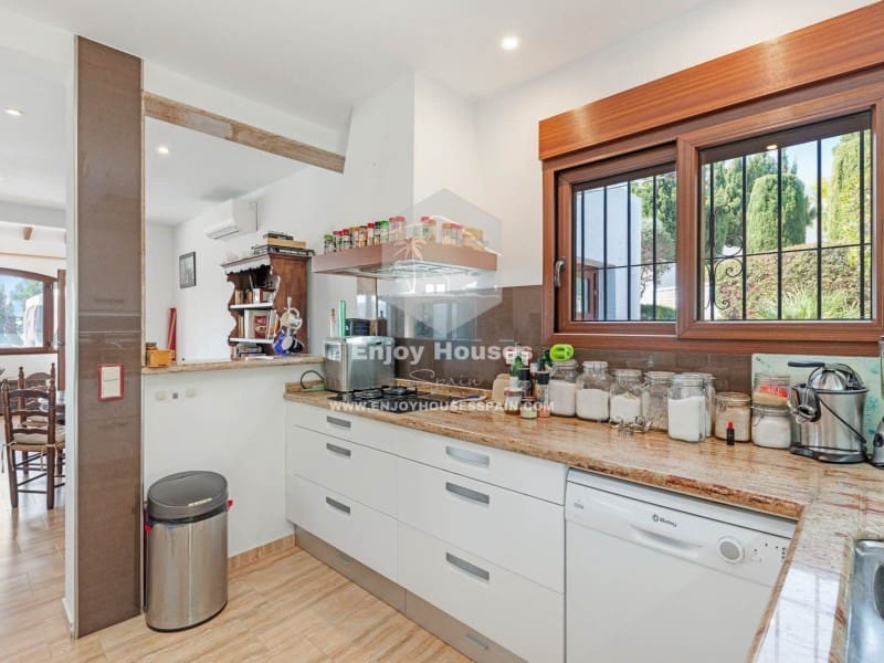 7 sypialnia Willa na sprzedaż w Moraira z basenem garażem - 995 000 € (Ref: 9143909)