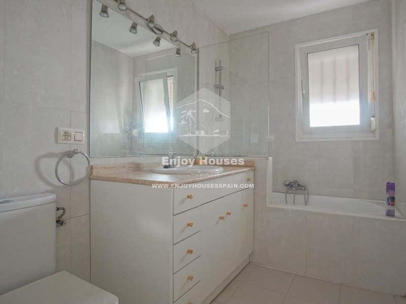 Apartamento de 3 habitaciones en Dénia en venta - 385.000 € (Ref: 9263880)