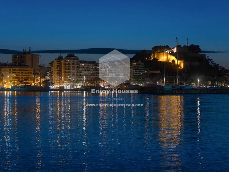 Apartamento de 3 habitaciones en Dénia en venta - 385.000 € (Ref: 9263880)