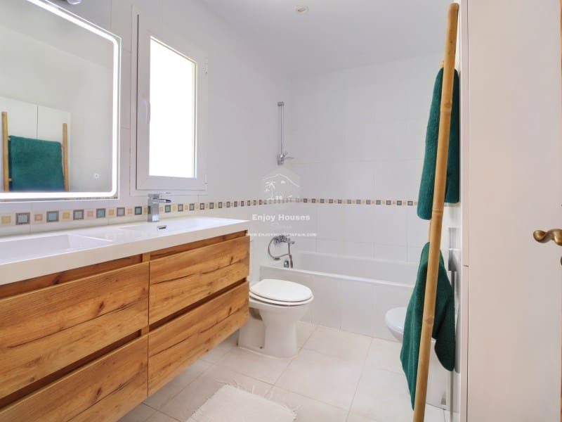 5 makuuhuone Huvila myytävänä paikassa Javea / Xabia mukana uima-altaan - 995 000 € (Ref: 9265652)