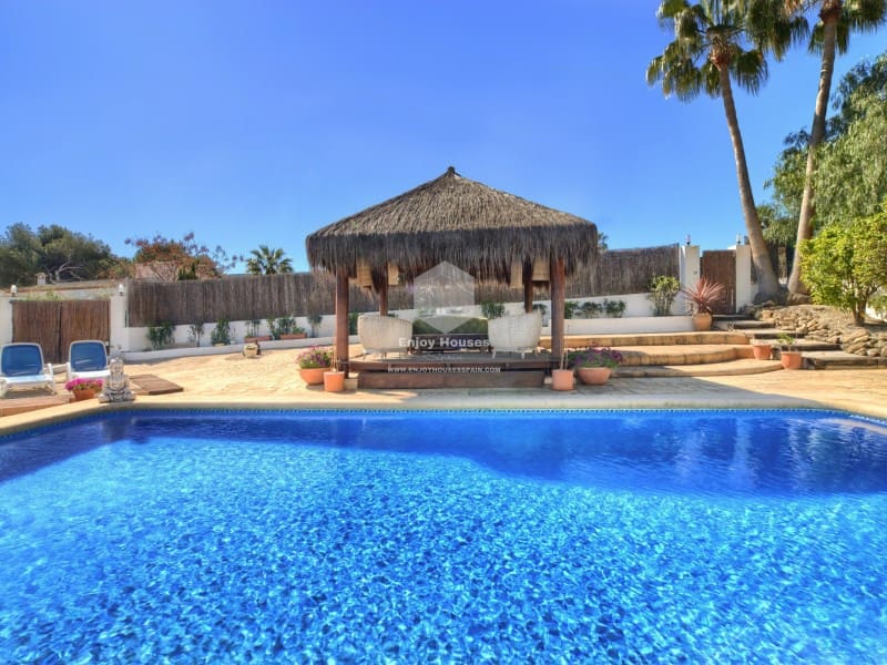 5 makuuhuone Huvila myytävänä paikassa Javea / Xabia mukana uima-altaan - 995 000 € (Ref: 9265652)