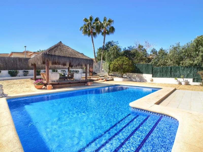 5 makuuhuone Huvila myytävänä paikassa Javea / Xabia mukana uima-altaan - 995 000 € (Ref: 9265652)