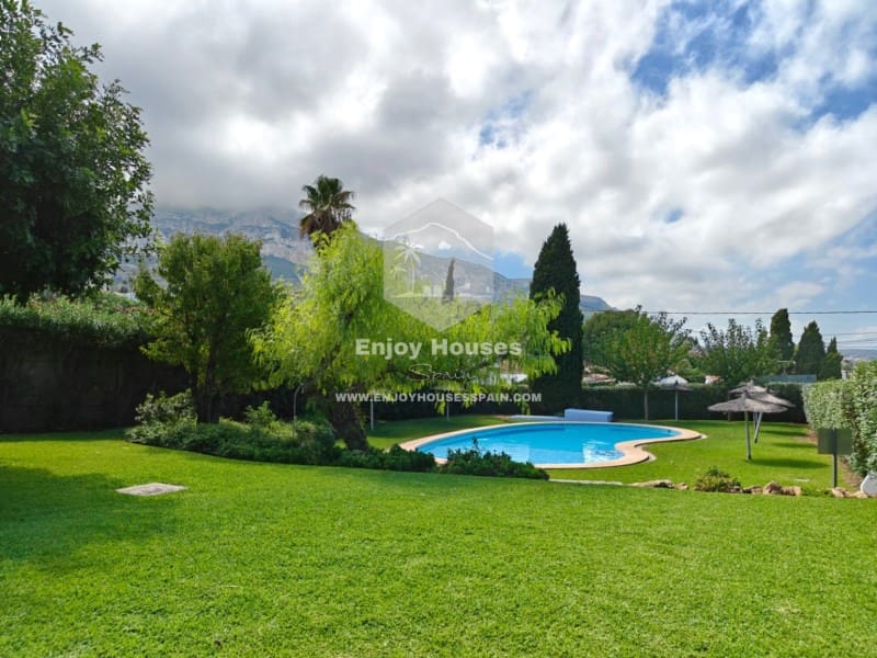 5 sovrum Villa till salu i Denia med pool - 440 000 € (Ref: 9291268)