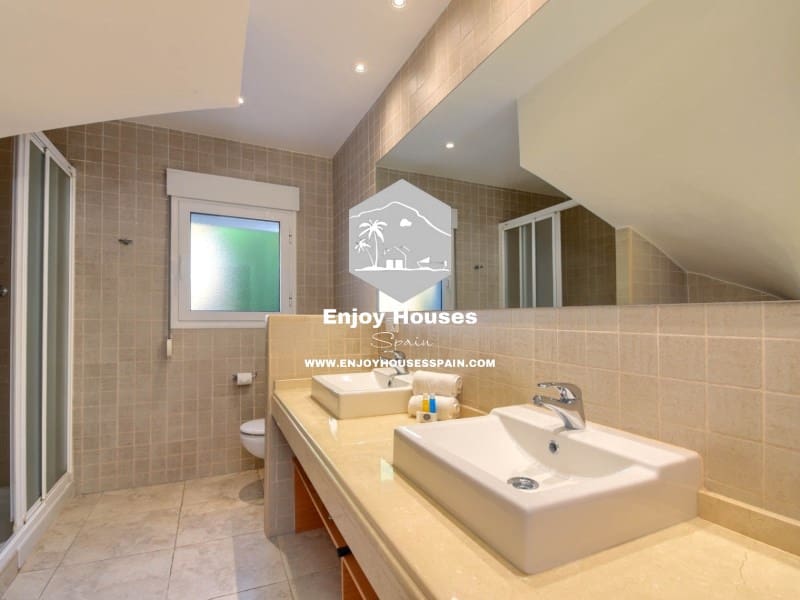 4 bedroom Villa for sale in Javea / Xabia - € 1,295,000 (Ref: 9301015)