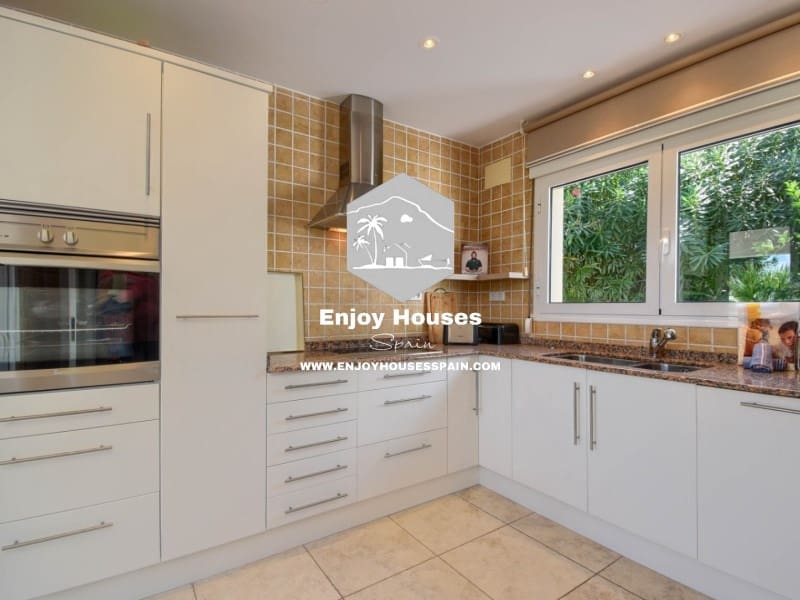 4 bedroom Villa for sale in Javea / Xabia - € 1,295,000 (Ref: 9301015)