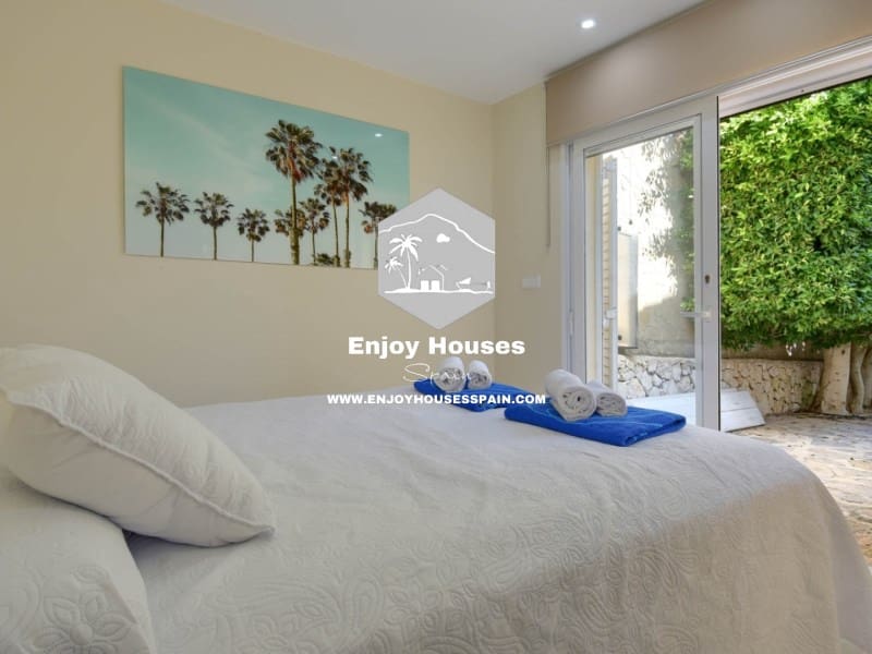 4 bedroom Villa for sale in Javea / Xabia - € 1,295,000 (Ref: 9301015)