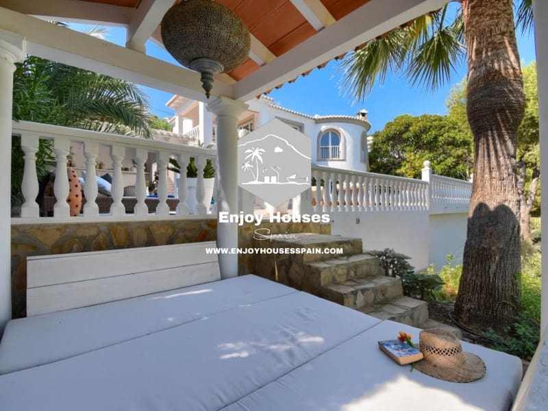 4 bedroom Villa for sale in Javea / Xabia - € 1,295,000 (Ref: 9301015)
