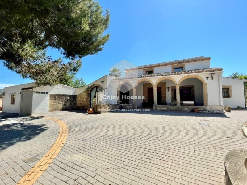 5 soveværelse Villa til salg i Javea / Xabia med swimmingpool - € 769.000 (Ref: 9353375)