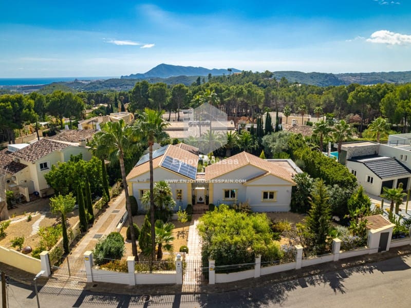 4 soveværelse Villa til salg i Altea la Vella med swimmingpool garage - € 800.000 (Ref: 9371500)