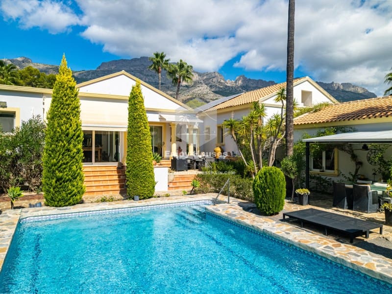 4 soveværelse Villa til salg i Altea la Vella med swimmingpool garage - € 800.000 (Ref: 9371500)