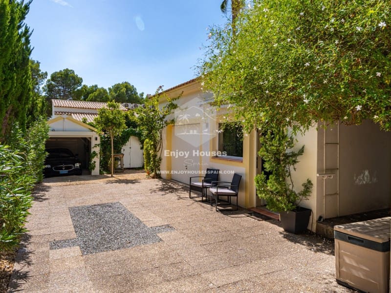 4 soveværelse Villa til salg i Altea la Vella med swimmingpool garage - € 800.000 (Ref: 9371500)