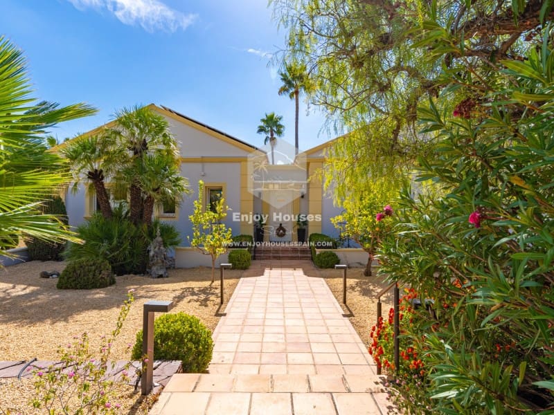 4 soveværelse Villa til salg i Altea la Vella med swimmingpool garage - € 800.000 (Ref: 9371500)