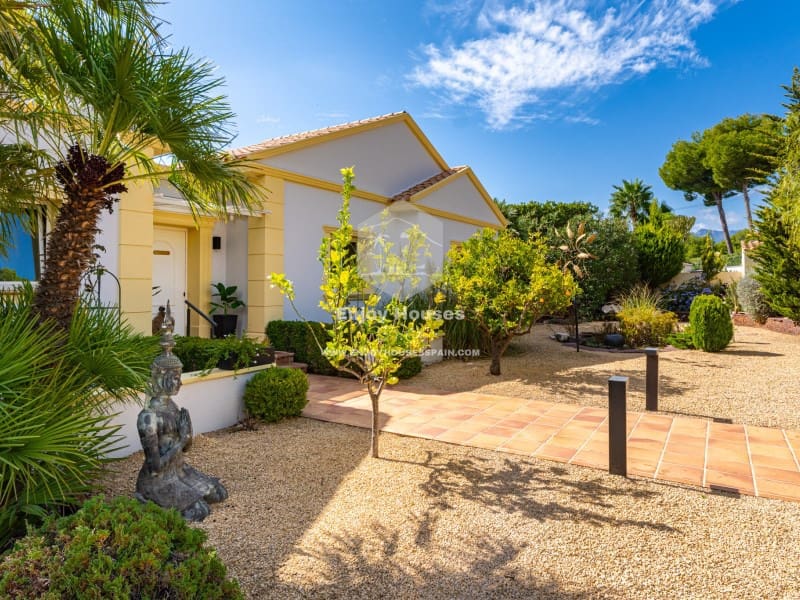 4 soveværelse Villa til salg i Altea la Vella med swimmingpool garage - € 800.000 (Ref: 9371500)