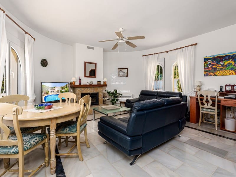 3 bedroom Villa for sale in Altea la Vella with pool - € 725,000 (Ref: 9371505)