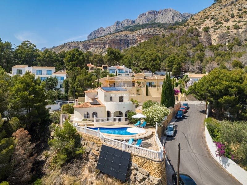3 bedroom Villa for sale in Altea la Vella with pool - € 725,000 (Ref: 9371505)