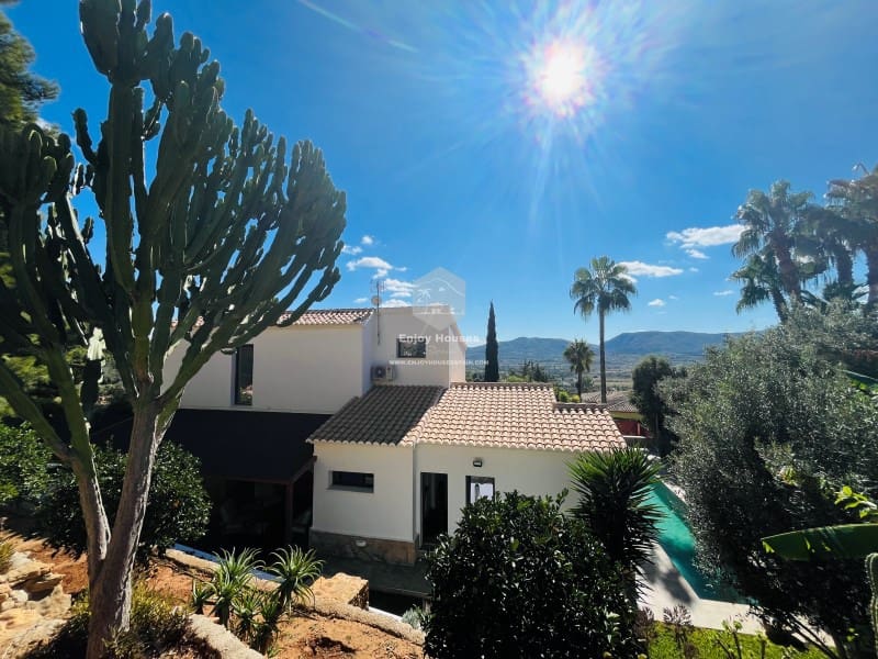 4 bedroom Villa for sale in Javea / Xabia with pool garage - € 845,000 (Ref: 9374663)