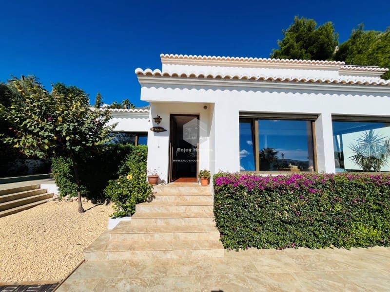 4 bedroom Villa for sale in Javea / Xabia with pool garage - € 845,000 (Ref: 9374663)