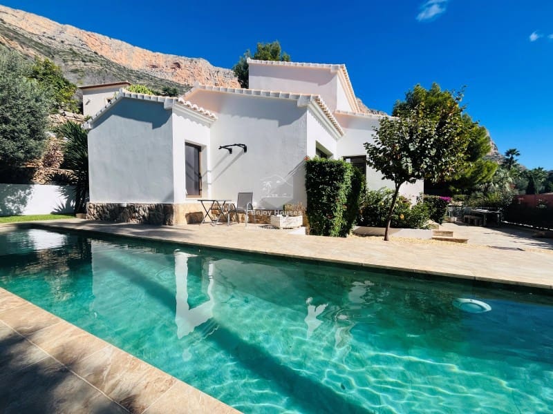 4 bedroom Villa for sale in Javea / Xabia with pool garage - € 845,000 (Ref: 9374663)