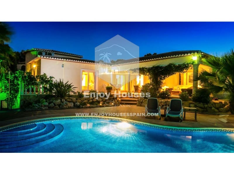 4 bedroom Villa for sale in Javea / Xabia with garage - € 750,000 (Ref: 9415348)