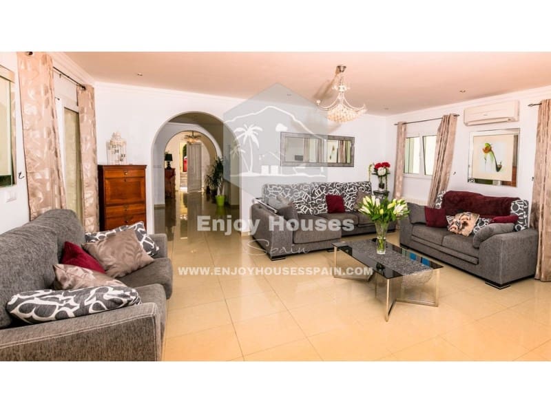 4 bedroom Villa for sale in Javea / Xabia with garage - € 750,000 (Ref: 9415348)