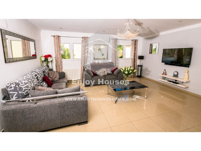 4 bedroom Villa for sale in Javea / Xabia with garage - € 750,000 (Ref: 9415348)