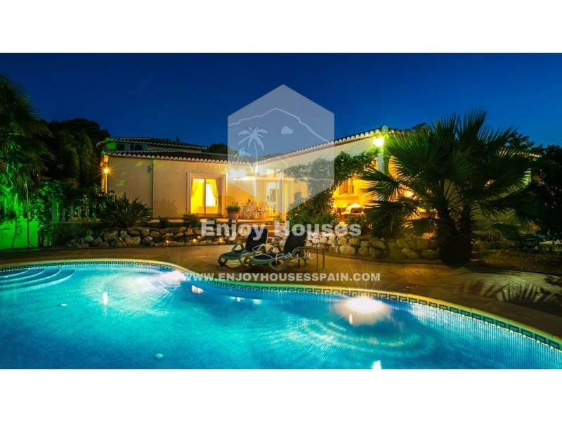 4 bedroom Villa for sale in Javea / Xabia with garage - € 750,000 (Ref: 9415348)