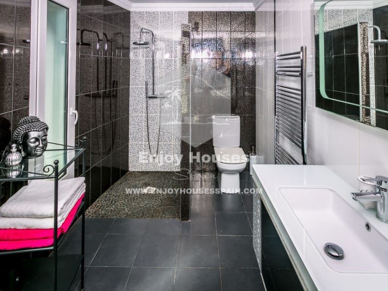 4 bedroom Villa for sale in Javea / Xabia with garage - € 750,000 (Ref: 9415348)