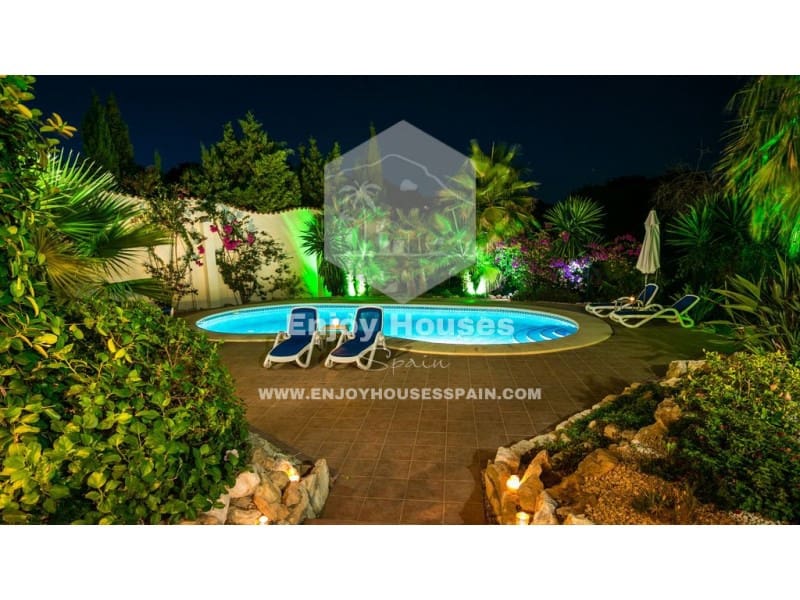 4 bedroom Villa for sale in Javea / Xabia with garage - € 750,000 (Ref: 9415348)