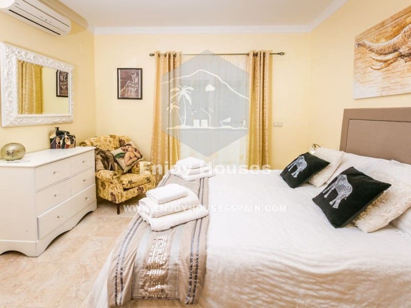 6 bedroom Villa for sale in Javea / Xabia with pool - € 1,500,000 (Ref: 9415349)