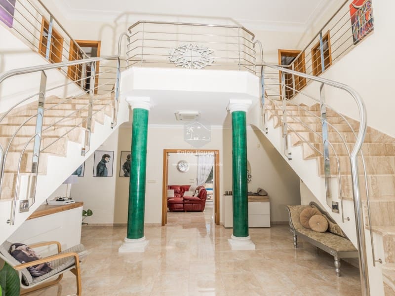 6 bedroom Villa for sale in Javea / Xabia with pool - € 1,500,000 (Ref: 9415349)