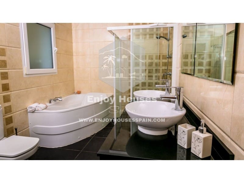 6 bedroom Villa for sale in Javea / Xabia with pool - € 1,500,000 (Ref: 9415349)