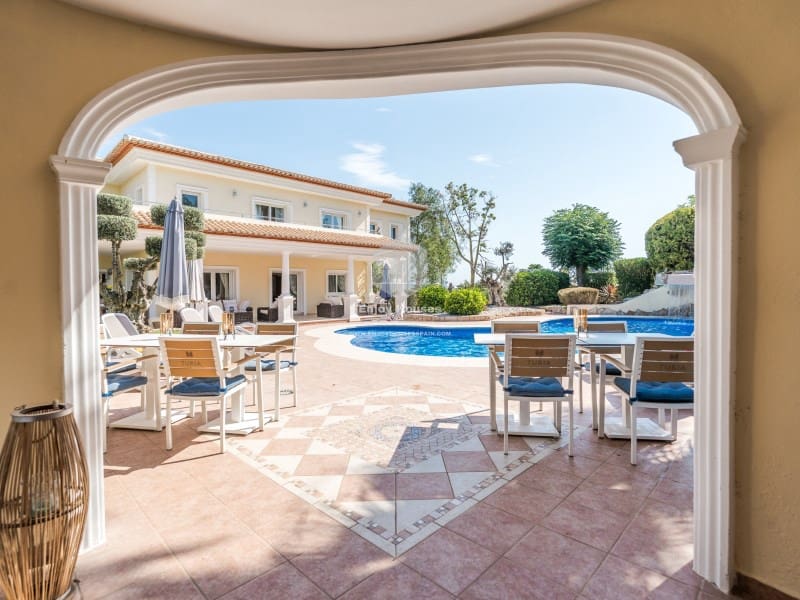 6 bedroom Villa for sale in Javea / Xabia with pool - € 1,500,000 (Ref: 9415349)