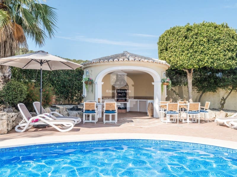 6 bedroom Villa for sale in Javea / Xabia with pool - € 1,500,000 (Ref: 9415349)