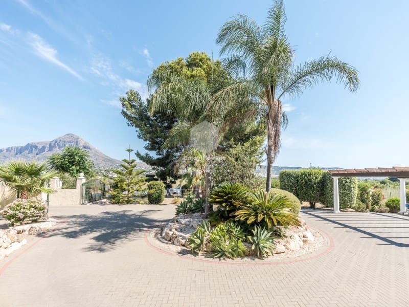 6 bedroom Villa for sale in Javea / Xabia with pool - € 1,500,000 (Ref: 9415349)