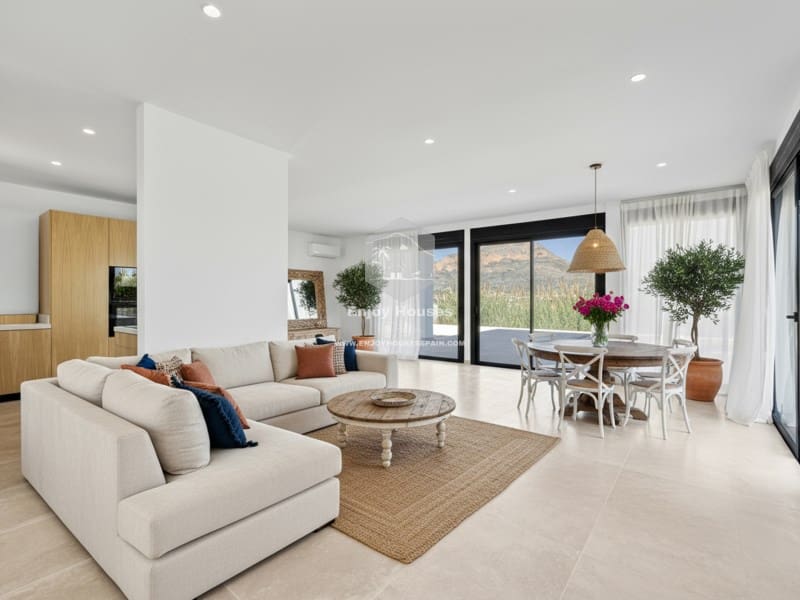 Chalet de 3 habitaciones en Javea / Xàbia en venta con piscina - 1.300.000 € (Ref: 9421682)