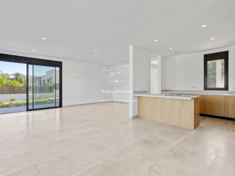 Chalet de 3 habitaciones en Javea / Xàbia en venta con piscina - 1.300.000 € (Ref: 9421682)