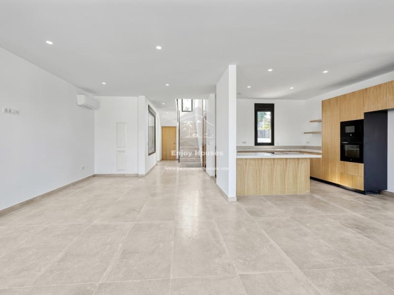 Chalet de 3 habitaciones en Javea / Xàbia en venta con piscina - 1.300.000 € (Ref: 9421682)