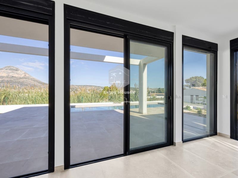 Chalet de 3 habitaciones en Javea / Xàbia en venta con piscina - 1.300.000 € (Ref: 9421682)