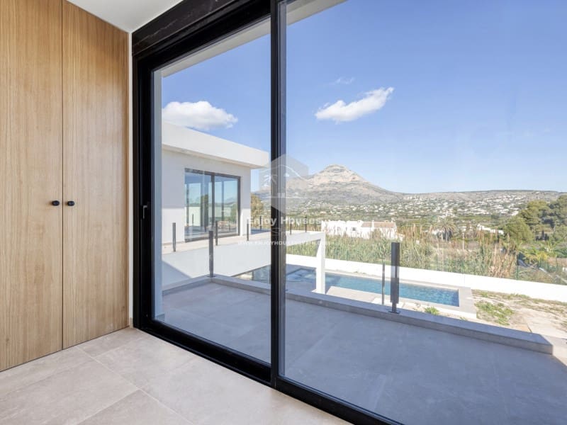 Chalet de 3 habitaciones en Javea / Xàbia en venta con piscina - 1.300.000 € (Ref: 9421682)