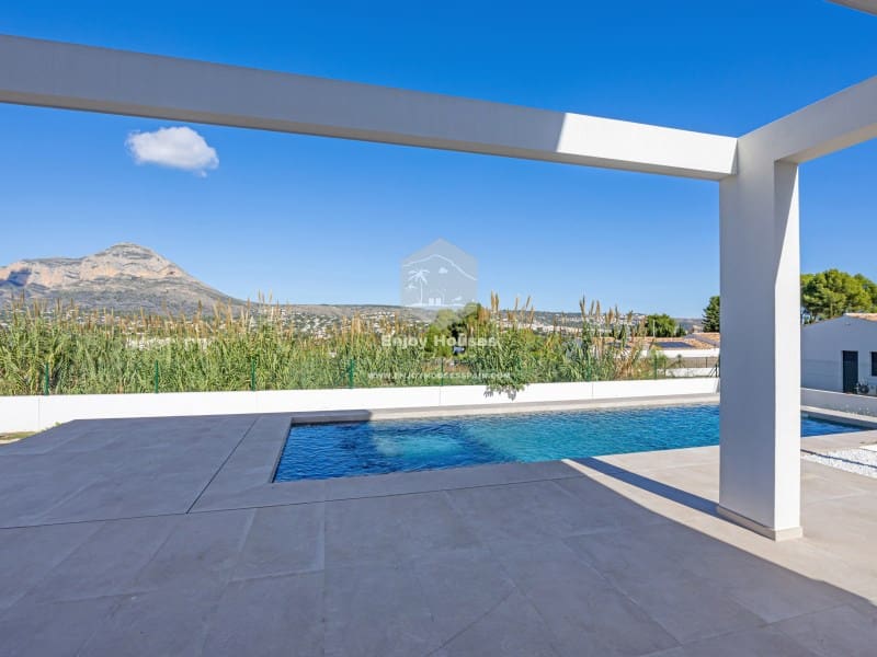 Chalet de 3 habitaciones en Javea / Xàbia en venta con piscina - 1.300.000 € (Ref: 9421682)