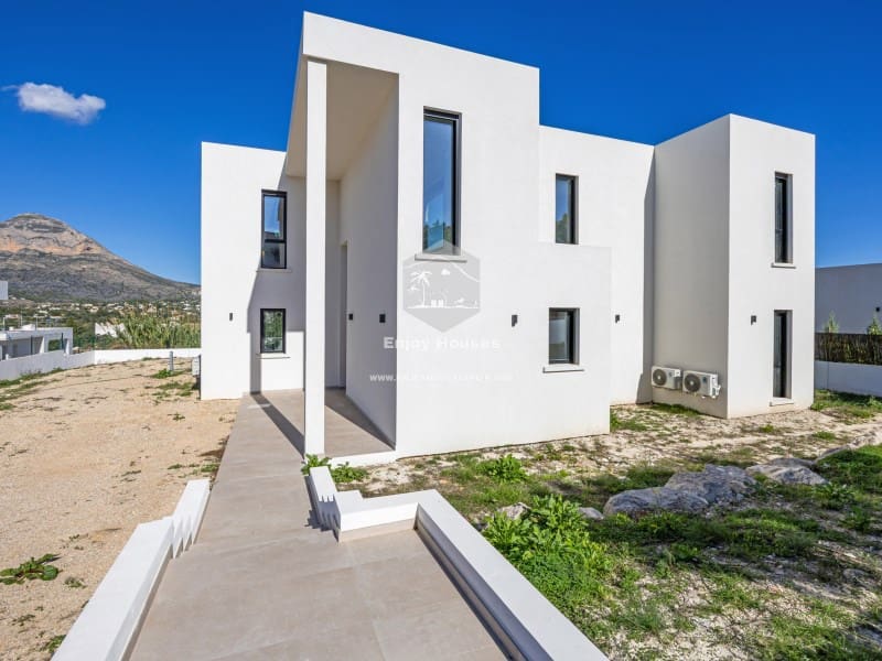 Chalet de 3 habitaciones en Javea / Xàbia en venta con piscina - 1.300.000 € (Ref: 9421682)