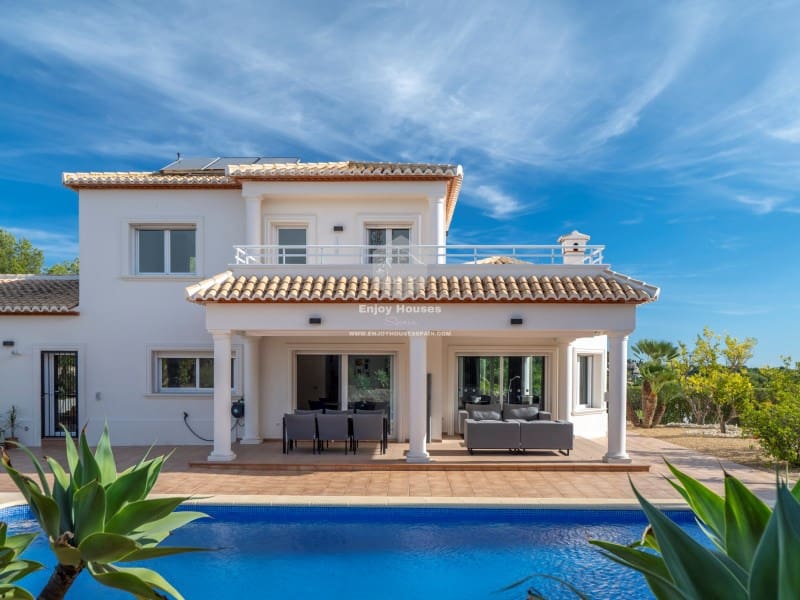 3 bedroom Villa for sale in Javea / Xabia with pool - € 899,000 (Ref: 9421685)