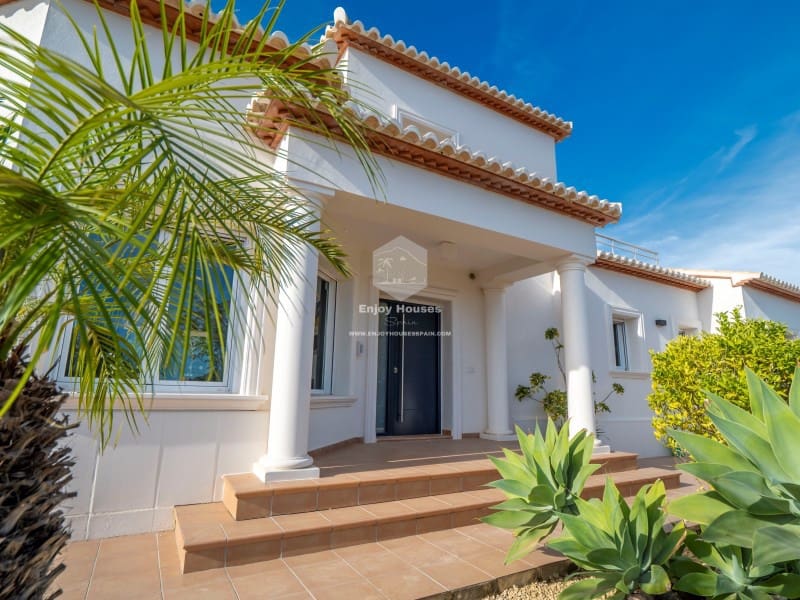 3 bedroom Villa for sale in Javea / Xabia with pool - € 899,000 (Ref: 9421685)