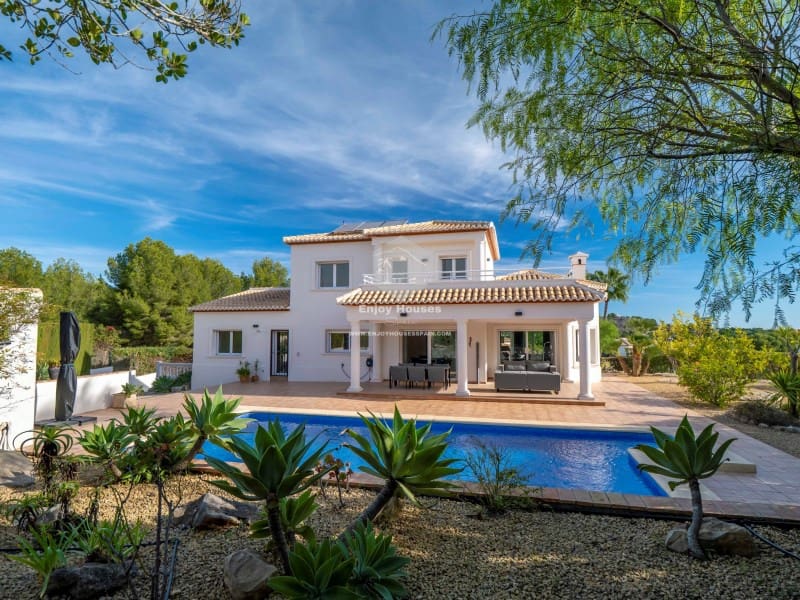 3 bedroom Villa for sale in Javea / Xabia with pool - € 899,000 (Ref: 9421685)