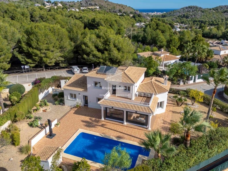 3 bedroom Villa for sale in Javea / Xabia with pool - € 899,000 (Ref: 9421685)