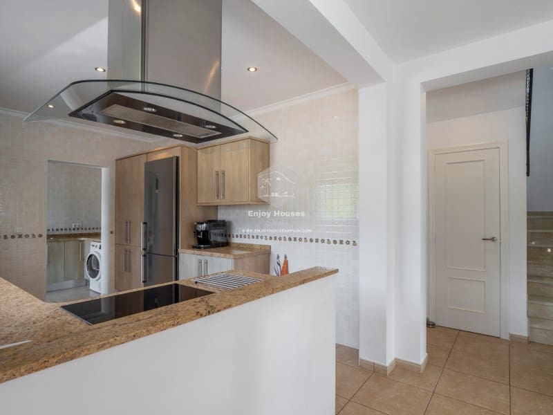 3 bedroom Villa for sale in Javea / Xabia with pool - € 899,000 (Ref: 9421685)