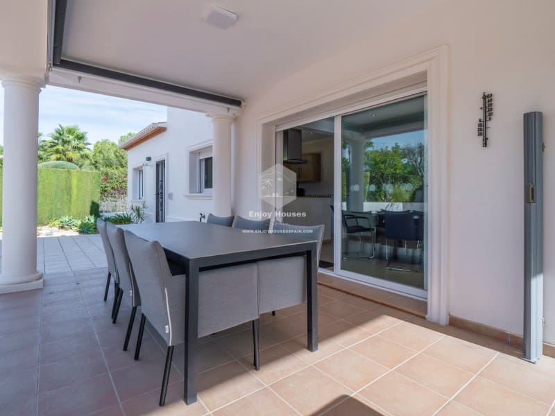 3 bedroom Villa for sale in Javea / Xabia with pool - € 899,000 (Ref: 9421685)