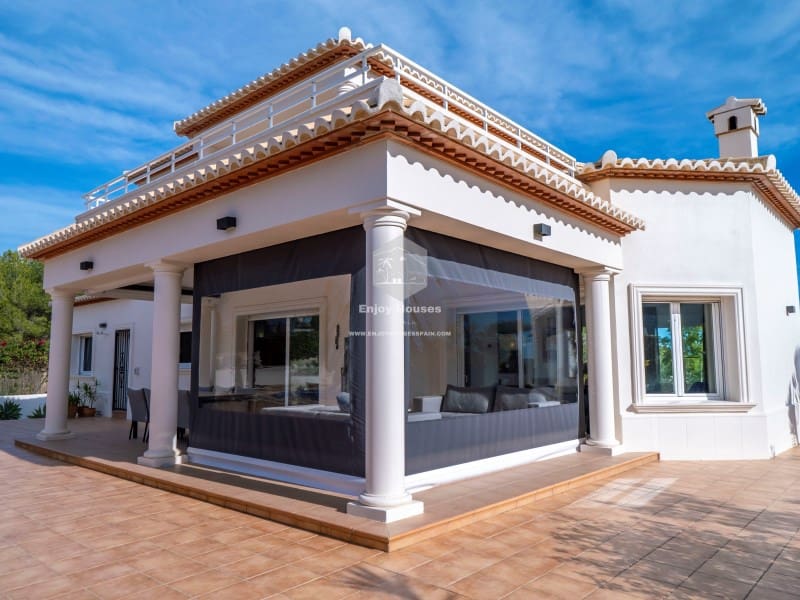 3 bedroom Villa for sale in Javea / Xabia with pool - € 899,000 (Ref: 9421685)